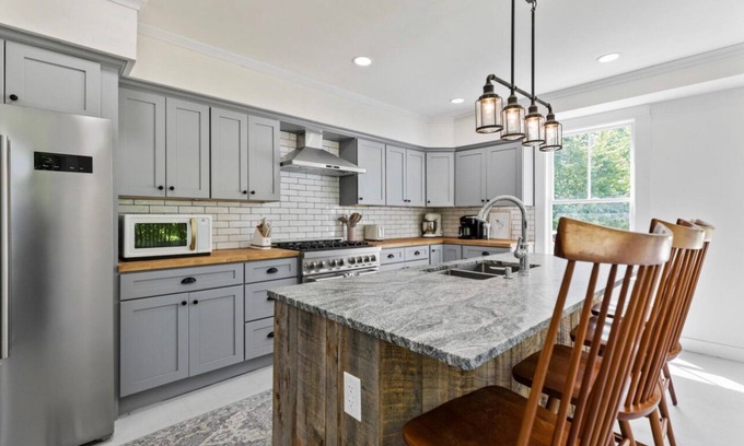 Sebago Autre | The Blueberry House - Spacious, Family & Pet-Friendly Retreat near Sebago Lake