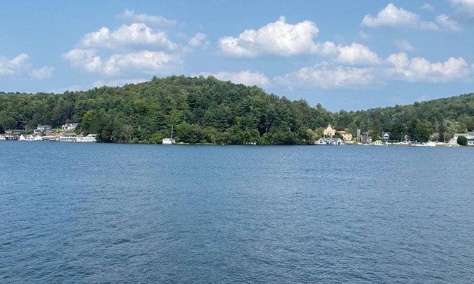 Shawanese Maison | The Boathouse at Harveys Lake