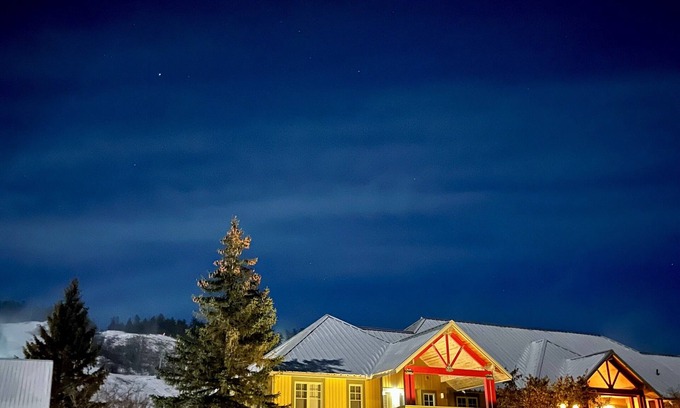 Calabogie Copropriété | Base of the Mountain Chalet (Ski-in/out)