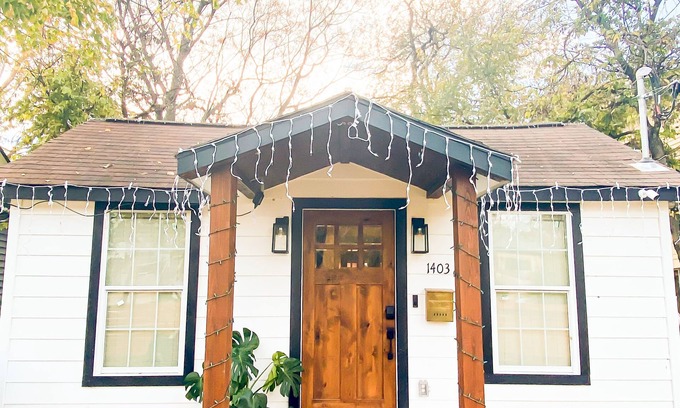 Swede Hill Maison | The Boho Cottage Minutes to Downtown Austin and The Lake