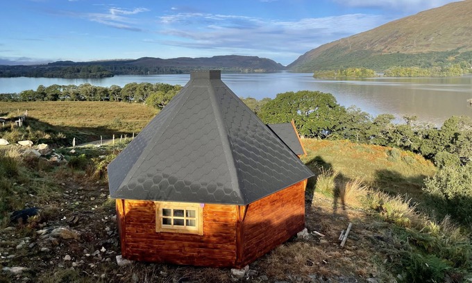 Dalmally Cabine | The Bolthole - Romantic wood cabin in a spectacular Lochside setting