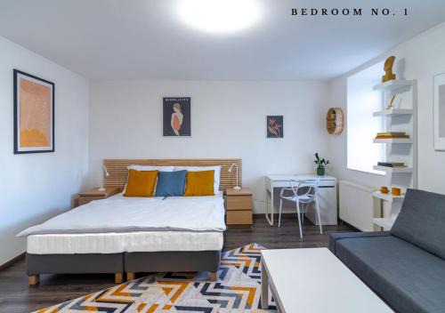 Mala Strana Appartement | The Bookhouse, 5-bedroom residence by Prague Castle