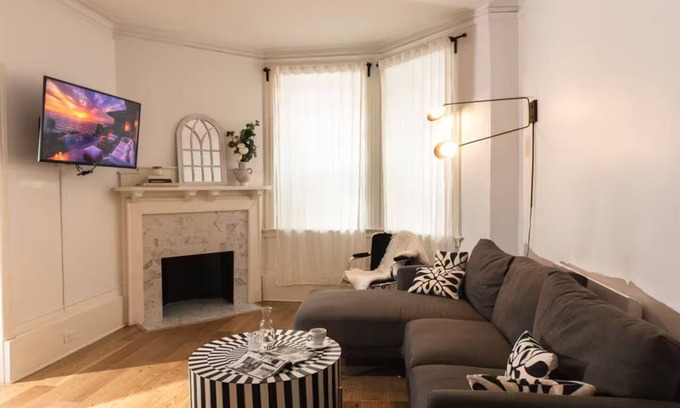 Shaughnessy Village Appartement | The Bordeaux - 4 bedrooms, 1,5 bathrooms apartment in Montreal Downtown