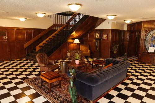 East Boulder Hôtel | The Boulder Broker