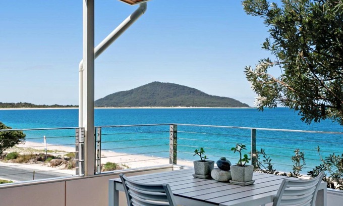Hawks Nest Maison | The Boulevarde at its best