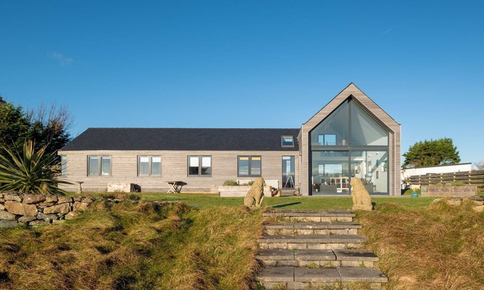 Malltraeth Maison | The Brackens: Beachfront holiday home, sleeps 6