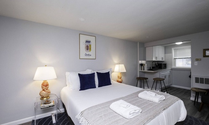 Old Mystic Appartement | The Bradley Studio · Near Mystic, Casinos + USCGA