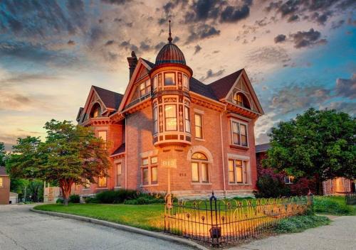 Springfield Maison | The Bressmer - Entire House