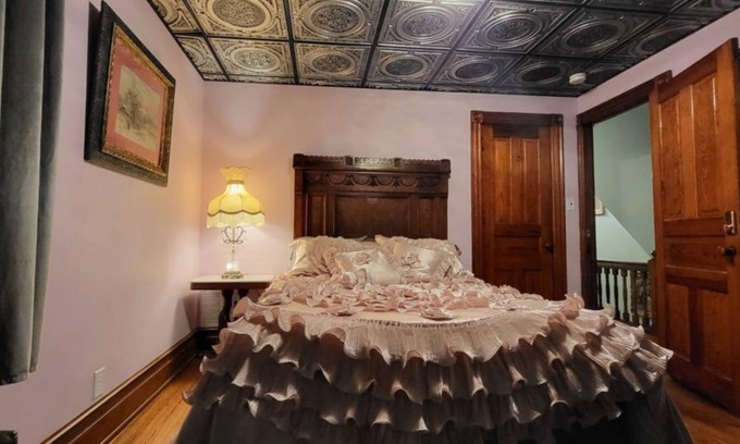 Ashfield Lit Et Petit-Déjeuner | THE BROADWAY ROOM AT TRAILS END B&B