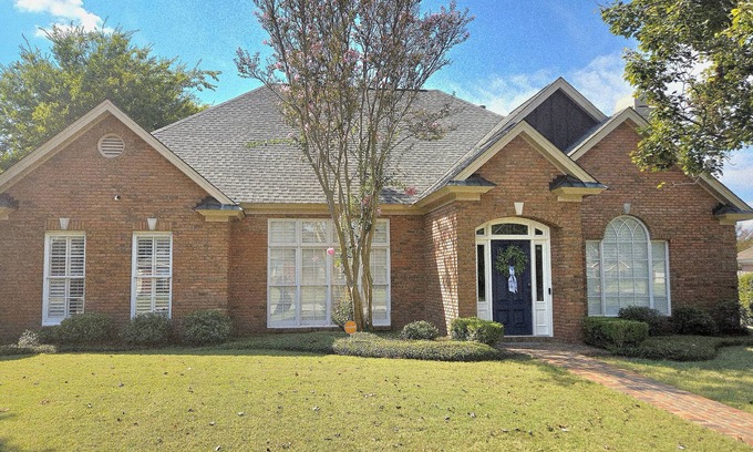 Gunter Afs Maison | The Brook at Eastchase/5-bdrm 3.5 bths