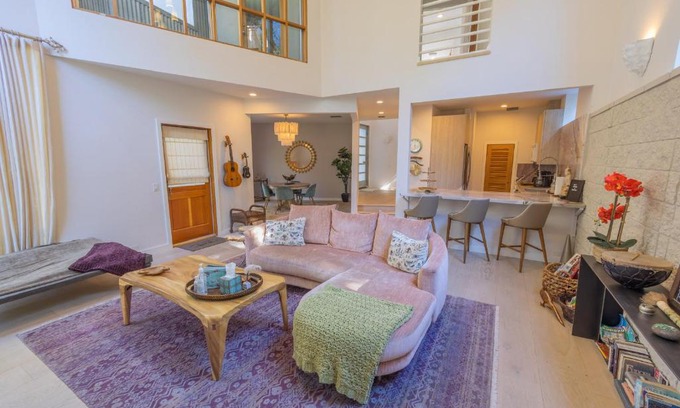 Malibu Villa | The Butterfly House