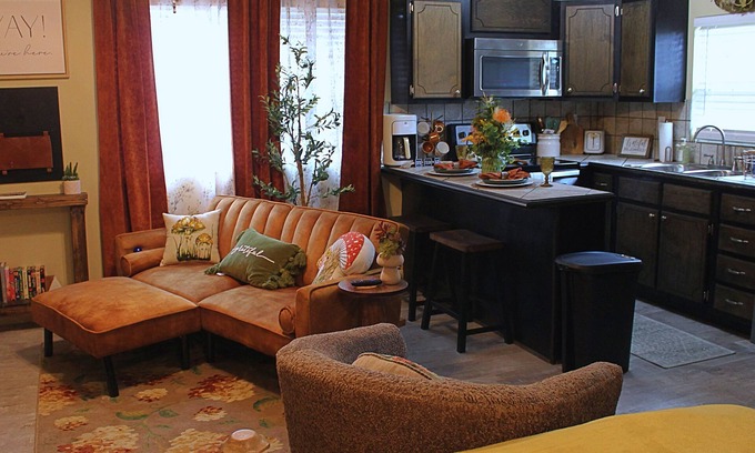 Batesville Maison | The Button Bungalow near Historic Downtown Batesville