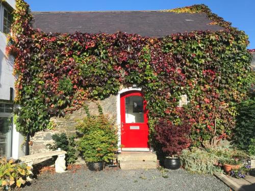 Dromore Appartement | The Byre (Unusual and Different).