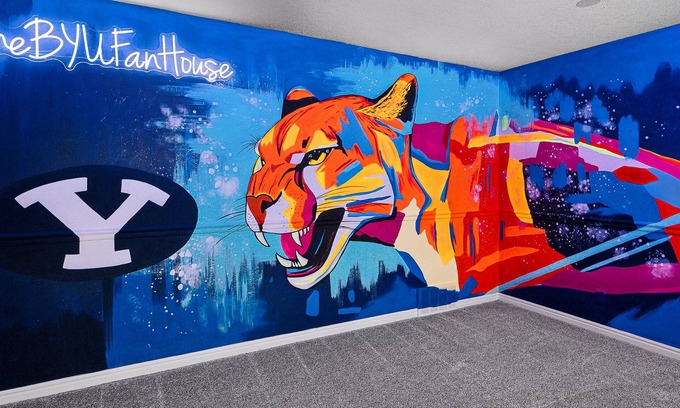 Sunset Heights Maison | The BYU Fan House: sports court, game room, hot tub, fire pits, sleep 28, fun!