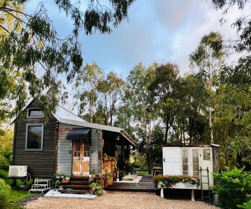 Thornton Chalet De Ski | The Cabin, Ghost Gum Gully