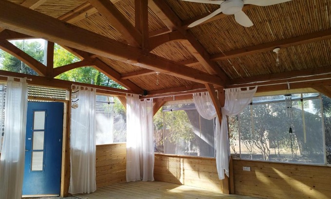 Pardes Hanna Autre | Cabin 84