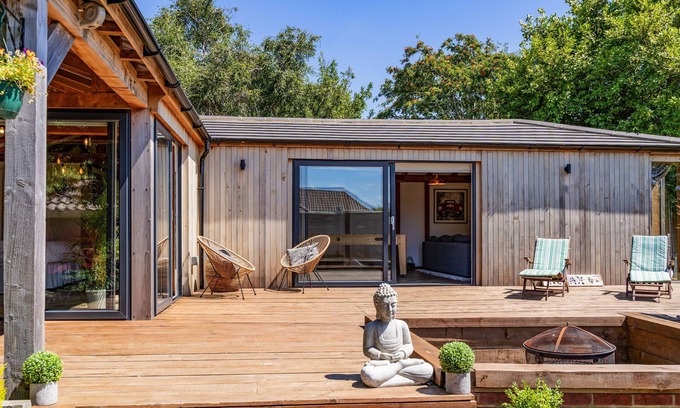 Hill Head Cabine | The Cabin - nestled within neatly landscaped gardens in the residential village of Hill Head
