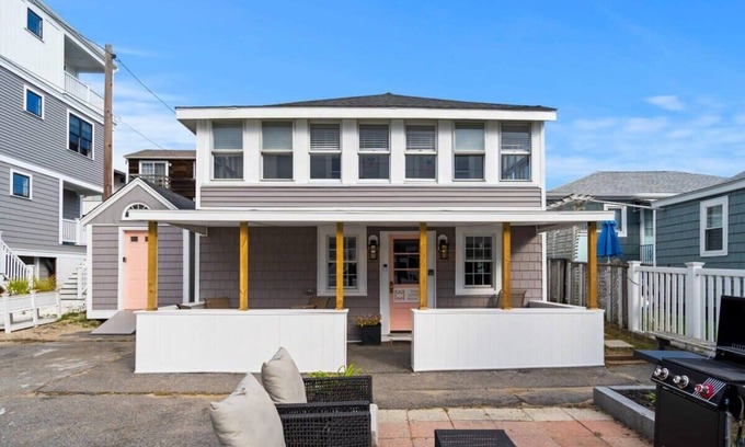 Salisbury Beach Appartement | The Cammie Cabana Pet Friendly Steps to Beach