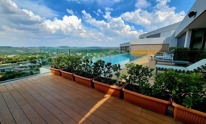 Menlyn Appartement | The Capital Trilogy, Sun Time Square, Unit 1008, 10th floor