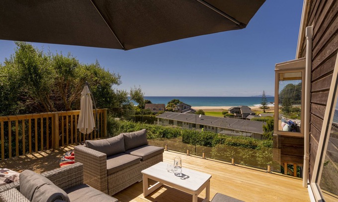 Onemana Maison | The Captain's Lookout - Onemana Holiday Home