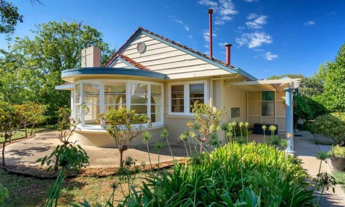 Corowa Maison | The Captain's Manor - Great location!