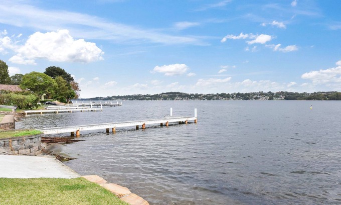 Coal Point Maison | The Captains Cottage