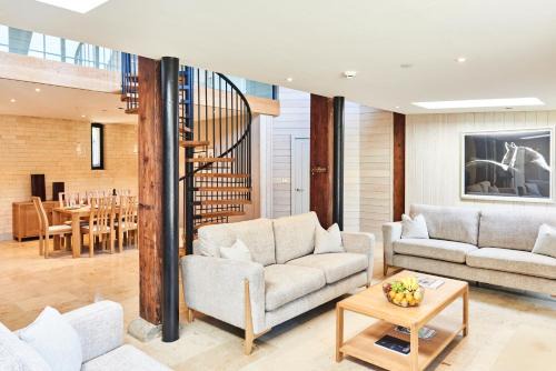 Walwick Maison | The Carriage House
