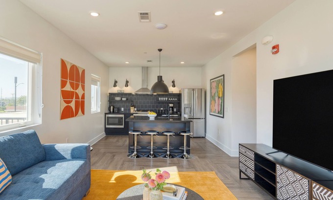 Five Points Maison | The Carter Buyout - 2 Units by AvantStay | Group Stays, Sleeps 24