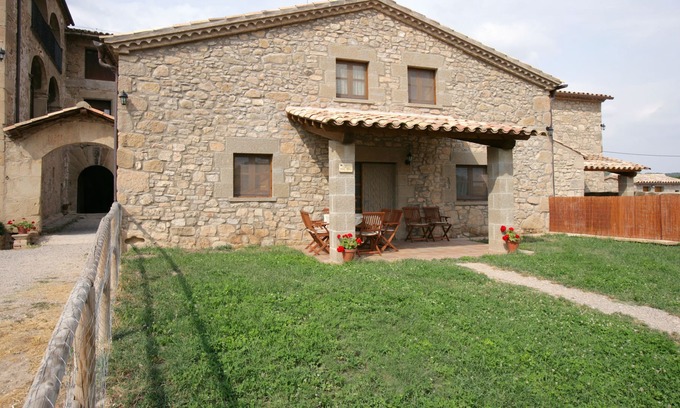 Naves Cottage | L'affaire Postils