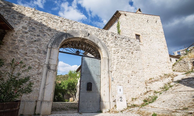 Lecce nei Marsi Autre | LE CASTELLUCCIO Le petit château ancien du Parc National des Abruzzes