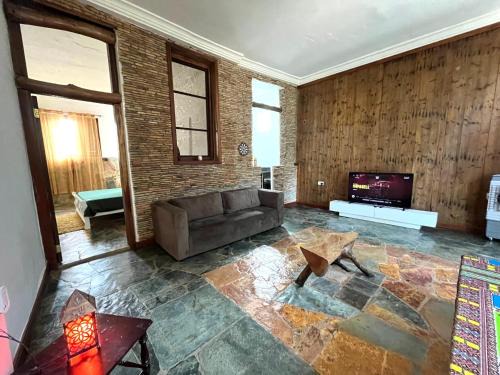 Nungua Cabine | The Cave Suite