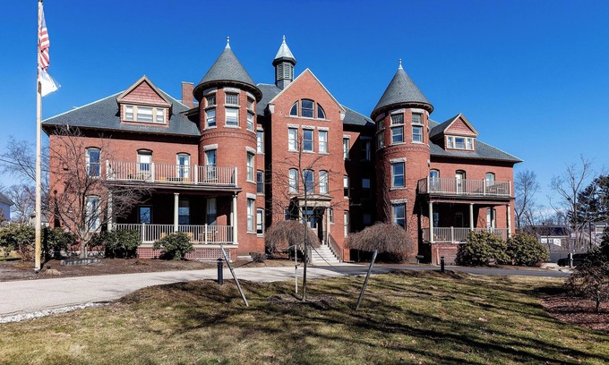 Concord Hôtel | The Centennial