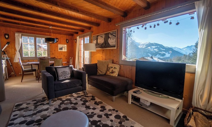Barboleusaz Chalet De Ski | Le chalet est idéalement situé dans un quartier calme juste au dessus de la place de la Barboleuse à