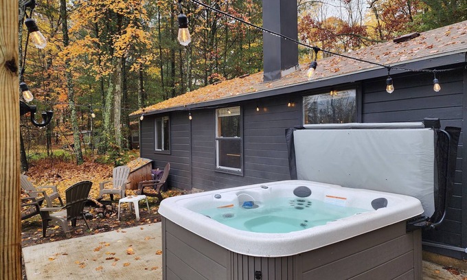 Bitely Cabine | The Channel Cabin with HOT TUB!