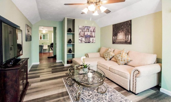 New Bedford Appartement | The Charming Gem Near The Water!