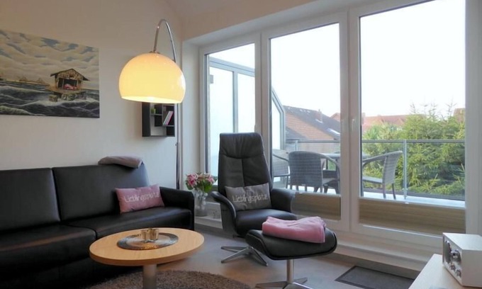 Dangast Appartement | Dans le charmant appartement "Wind & Welle" avec un balcon orienté ouest, vous vous sentez comme chez vous