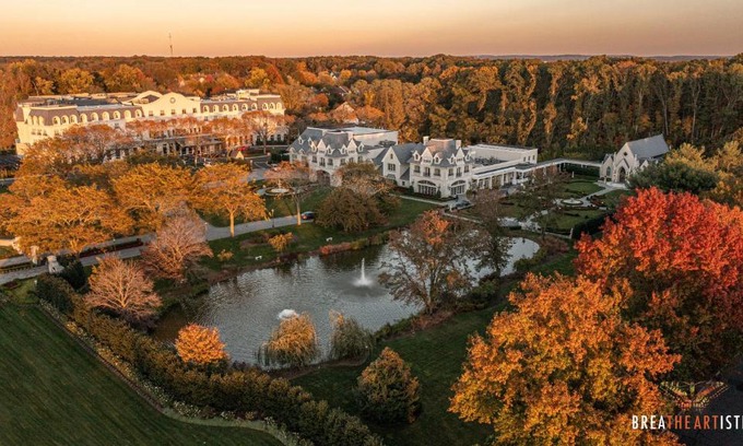 East Brunswick Hôtel | The Chateau Grande Hotel
