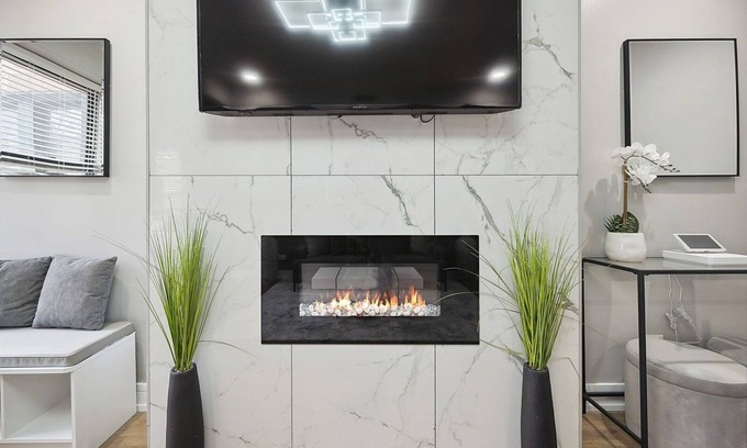 South Shore Copropriété | The Chic Urban Oasis Near the Lake!