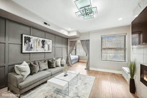 South Shore Appartement | The Chic Urban Oasis Near the Lake!
