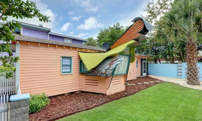 Cuyler - Brownsville Maison | The Chicken Shack, Funky | Eclectic | Dog-Friendly