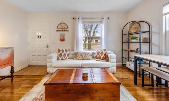 Saint James Maison | The Christine - 3 bed, 2 bath house has wifi, a work space, and 3 season porch.