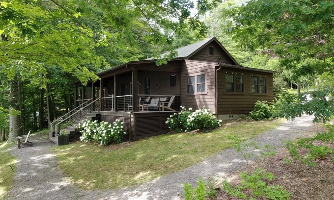 Skaneateles Maison | The Classy Camp