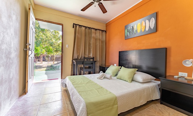 Canas Dulces Lit Et Petit-Déjeuner | The Cocobolo Food&Rest Room 1 B&B Free WiFi A/C Free Pkg