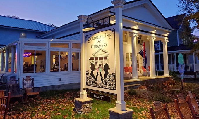 Watkins Glen Hôtel | The Colonial Inn & Creamery