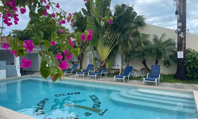 Nassau Hôtel | The Colony Club Inn & Suites