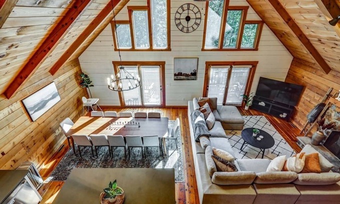 Columbia Cabine | The Columbia Lodge - Family getaway close to home