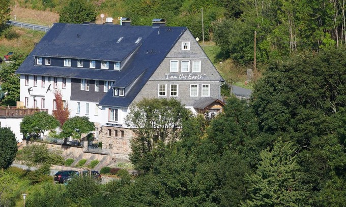 Schwalefeld Maison | The Conscious Farmer Bed and Breakfast Sauerland