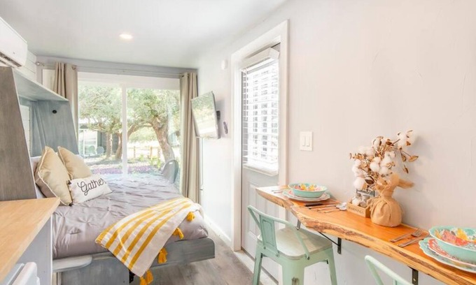 Johnson City Maison | The Container Retreat @ 290 Wine Trail #6 Enjoy nature!
