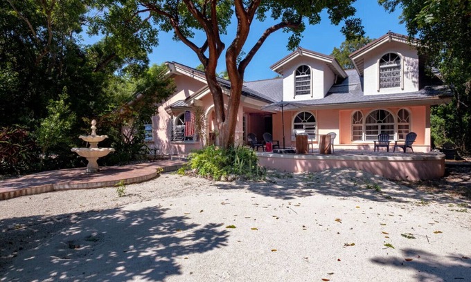 Key Largo Maison | The Coral House - Bayside Retreat for 6-10+ guests