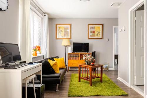 West Orange Appartement | The Corner Flat Near Cafe